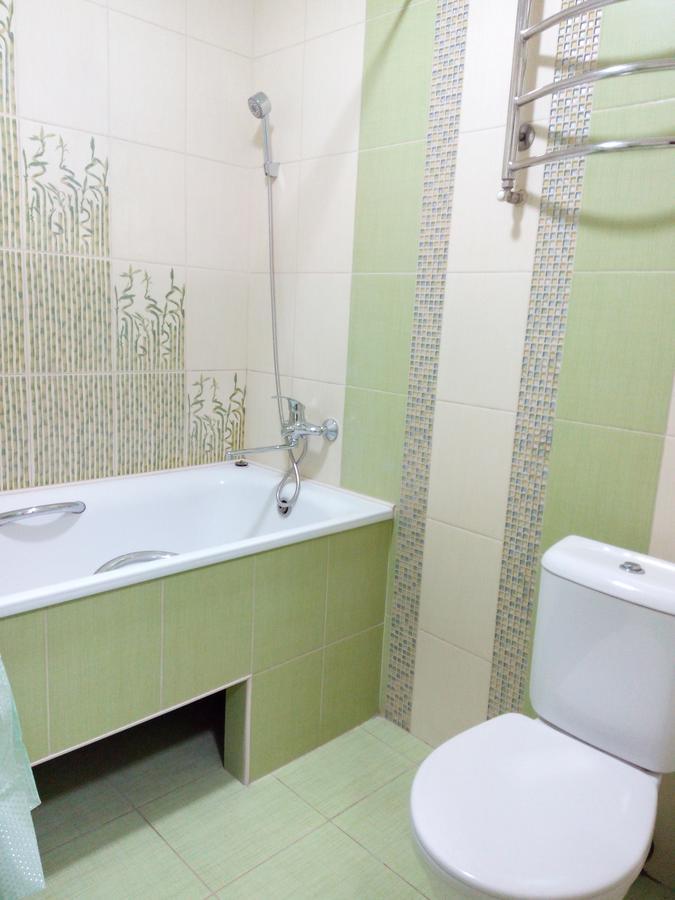 Two-Bedroom Apartment In The Center Khmel'nyts'kyy Ngoại thất bức ảnh