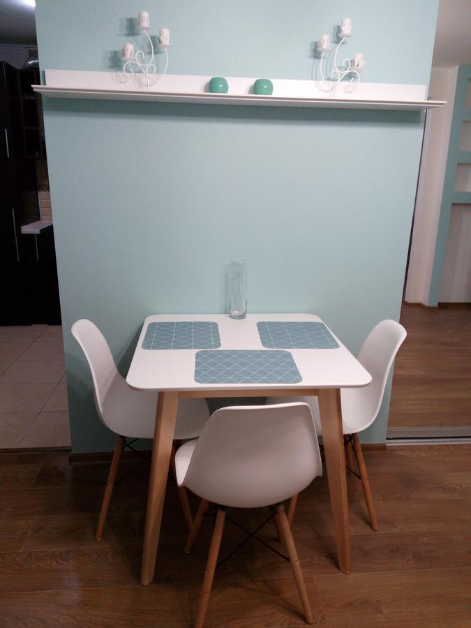 Two-Bedroom Apartment In The Center Khmel'nyts'kyy Ngoại thất bức ảnh