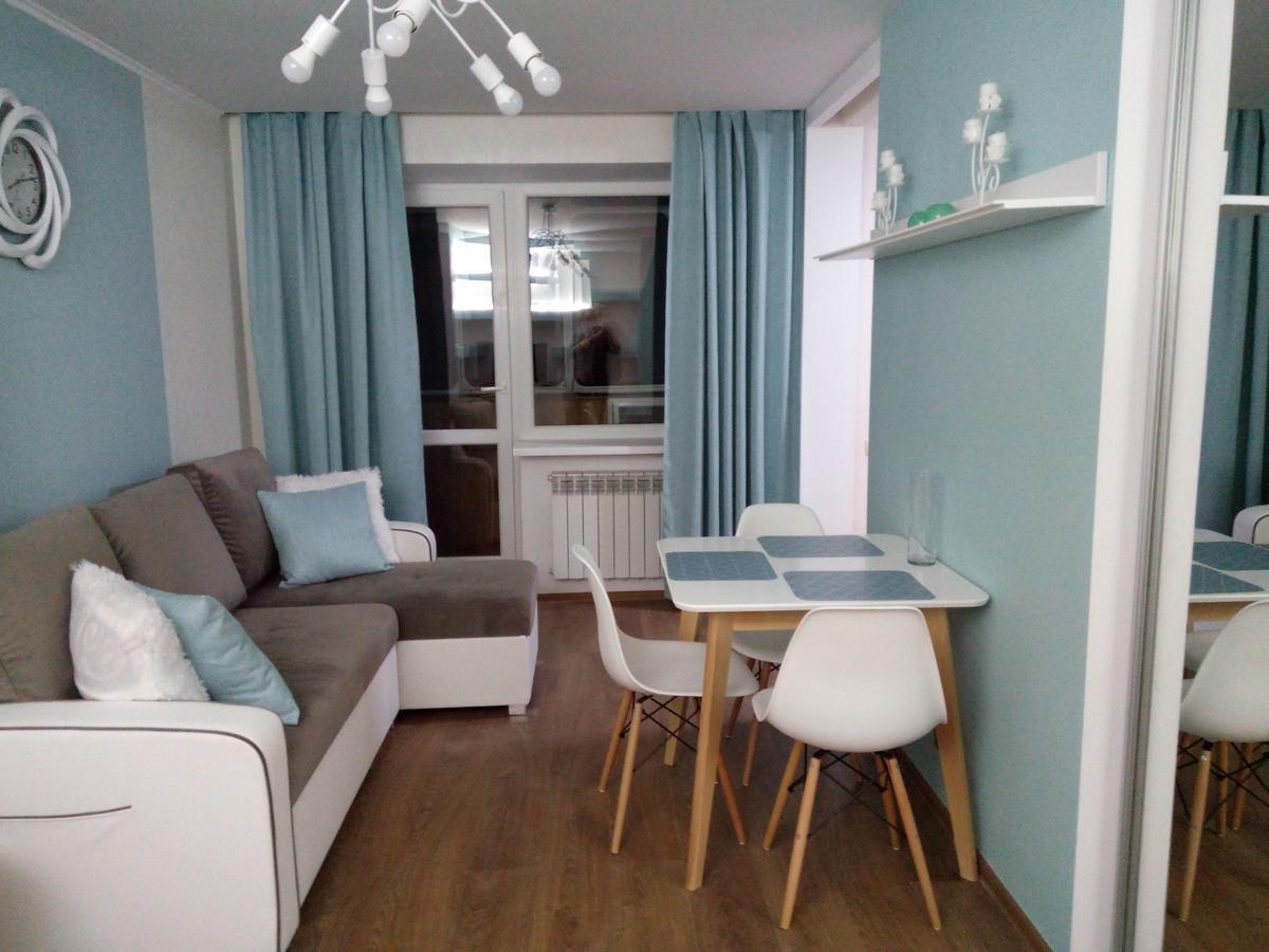 Two-Bedroom Apartment In The Center Khmel'nyts'kyy Ngoại thất bức ảnh